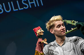 SPOT ON LINZ: K. I. – KASPERL INTERVENIERT